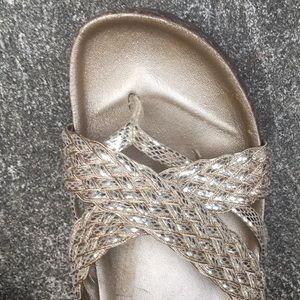 Golden ergonomic sandals